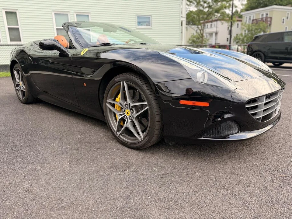 2016 Ferrari California T - Image 4 of 31