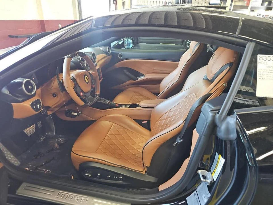 2016 Ferrari California T - Image 18 of 31