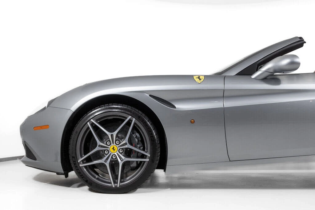 2016 Ferrari California T - Image 14 of 31