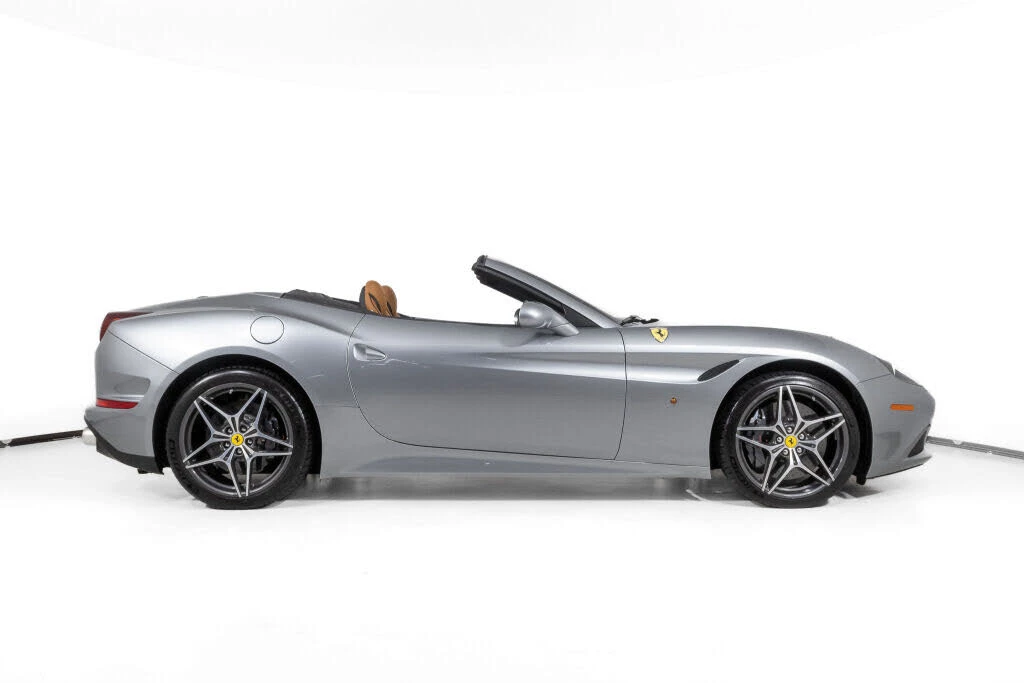 2016 Ferrari California T - Image 9 of 31