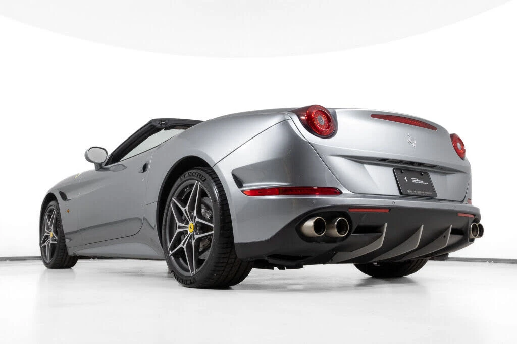 2016 Ferrari California T - Image 16 of 31