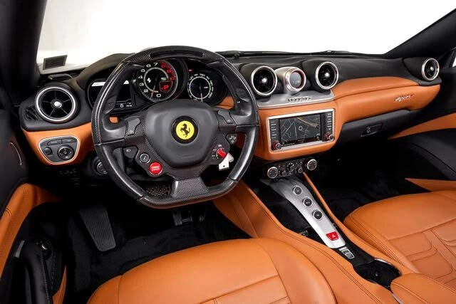 2016 Ferrari California T - Image 5 of 31