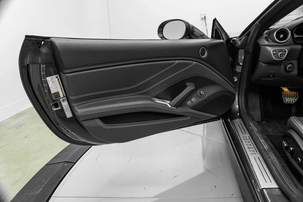 2016 Ferrari California T - Image 19 of 31