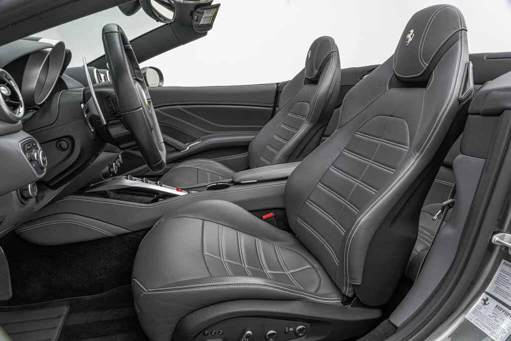 2016 Ferrari California T - Image 5 of 31