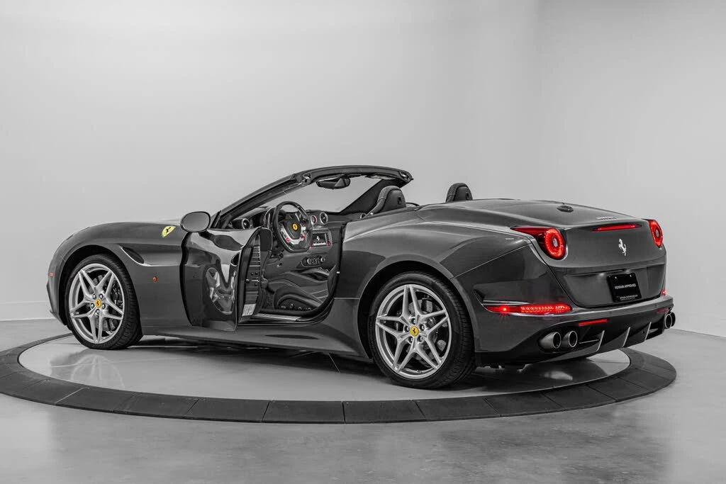 2016 Ferrari California T - Image 2 of 31
