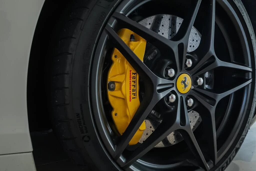 2016 Ferrari California T - Image 14 of 31