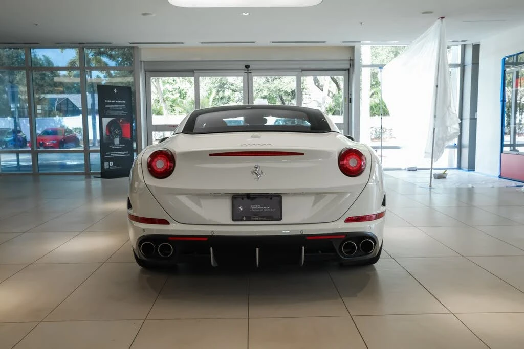2016 Ferrari California T - Image 19 of 31