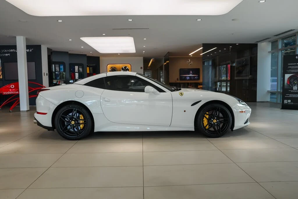 2016 Ferrari California T - Image 18 of 31