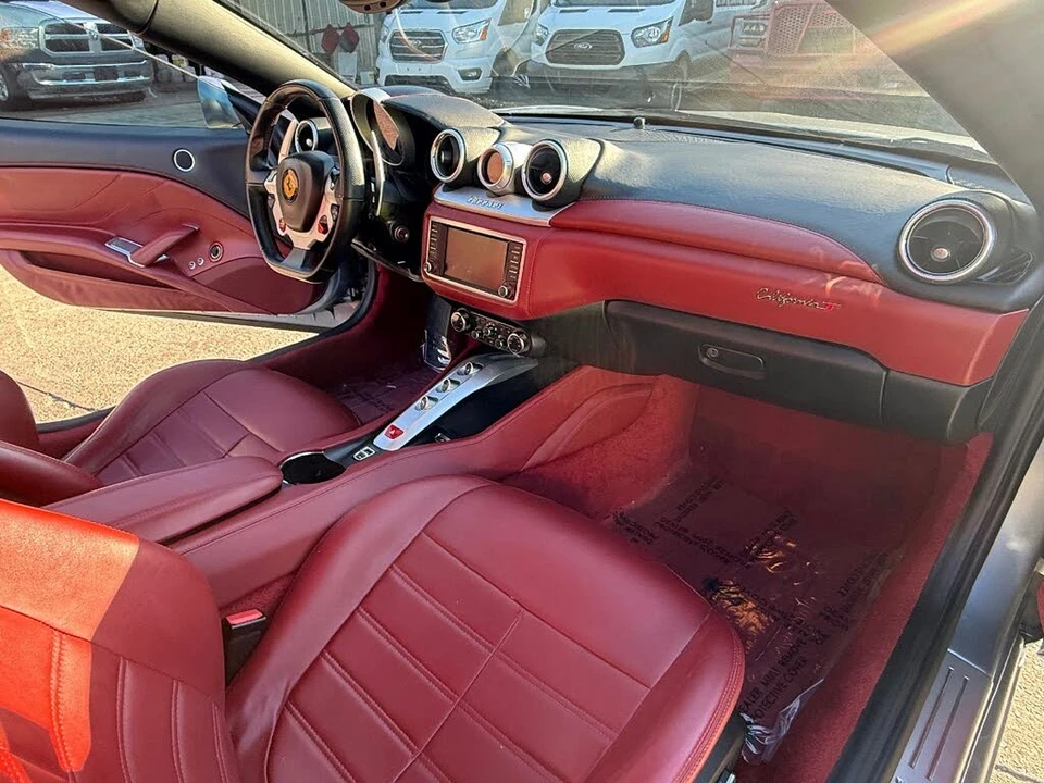 2016 Ferrari California T - Image 14 of 31