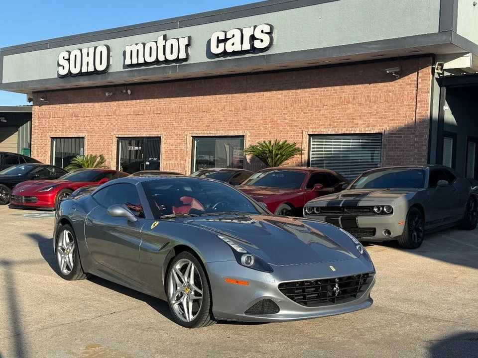 2016 Ferrari California T - Image 2 of 31