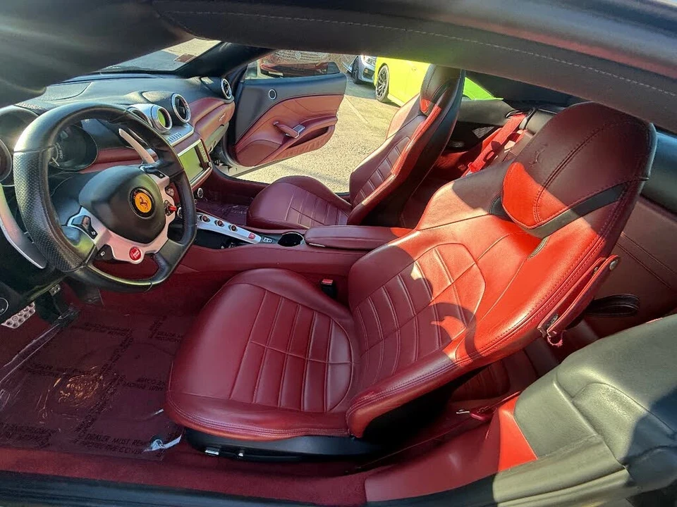2016 Ferrari California T - Image 18 of 31