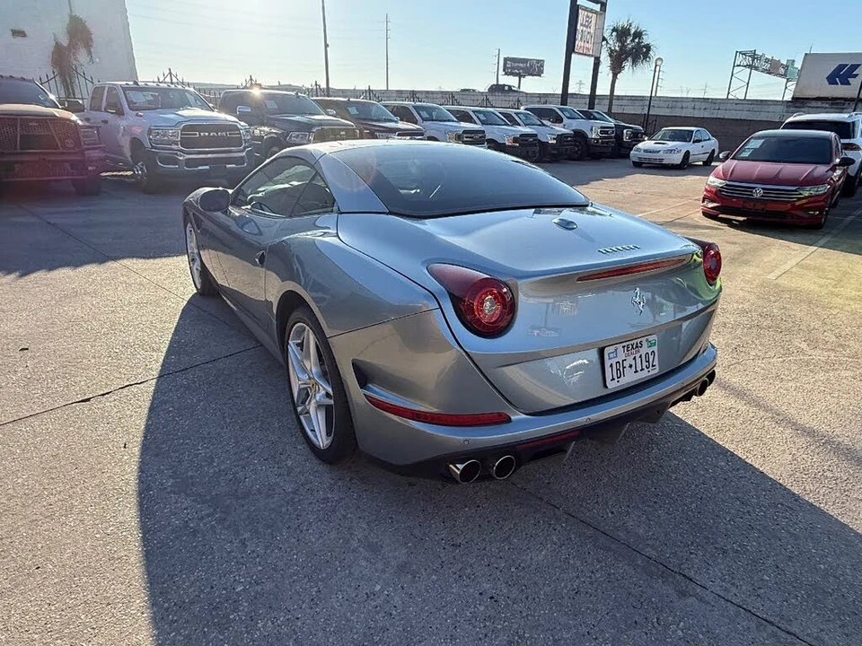 2016 Ferrari California T - Image 6 of 31