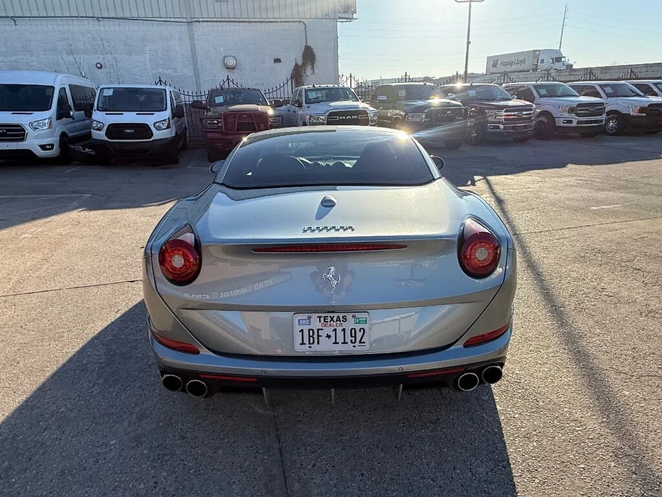 2016 Ferrari California T - Image 5 of 31