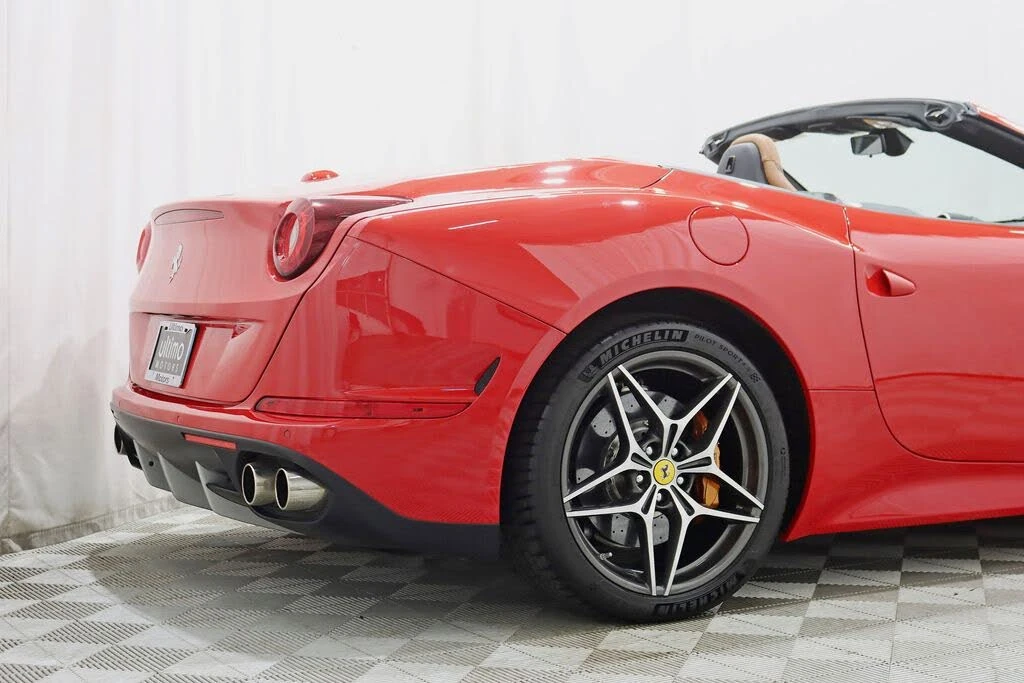 2016 Ferrari California T - Image 10 of 31