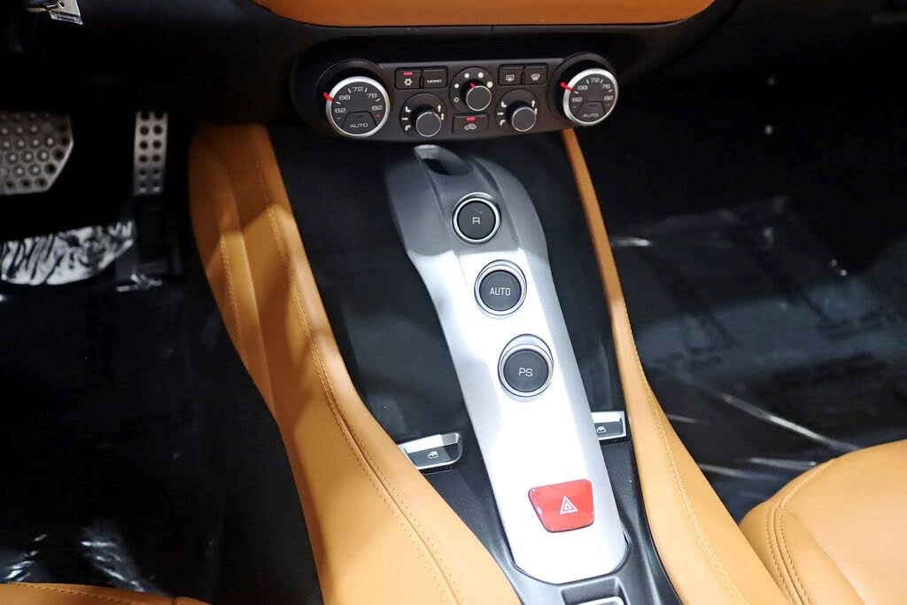 2016 Ferrari California T - Image 23 of 31