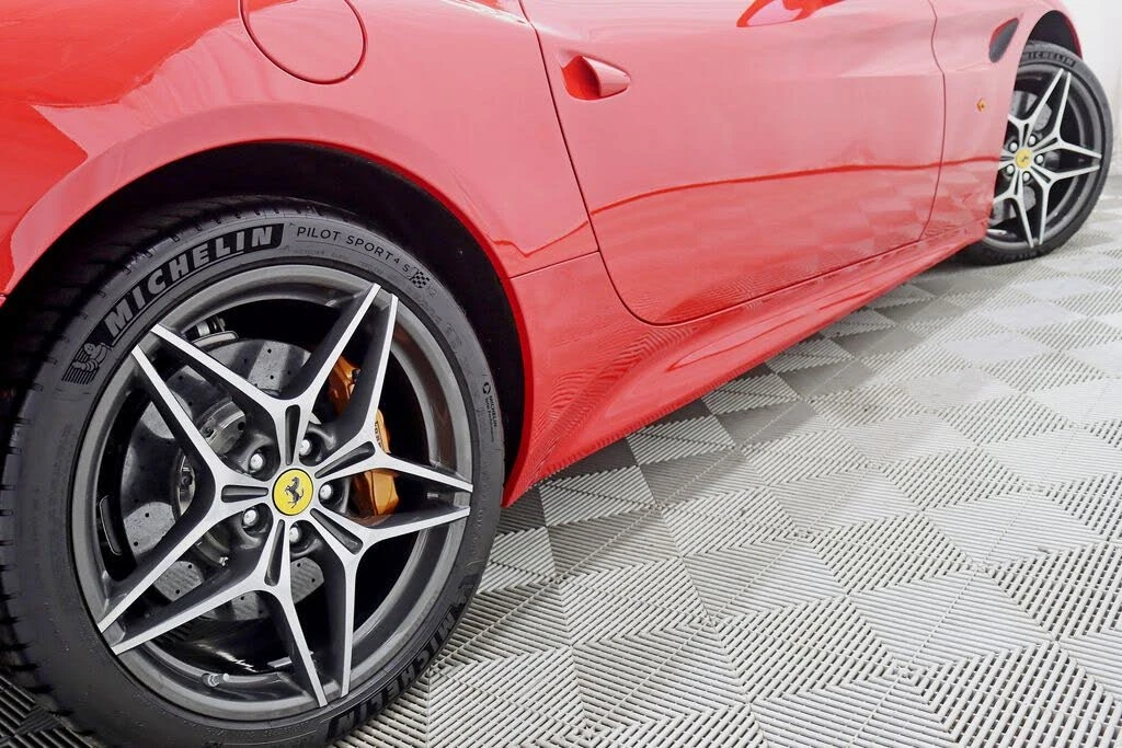 2016 Ferrari California T - Image 12 of 31