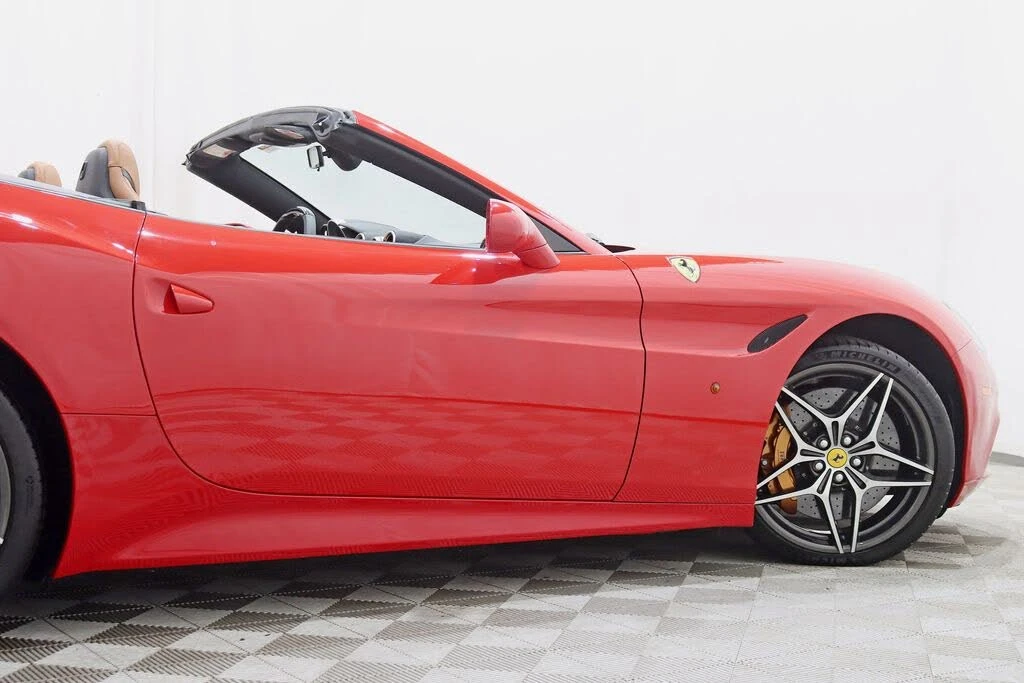 2016 Ferrari California T - Image 11 of 31