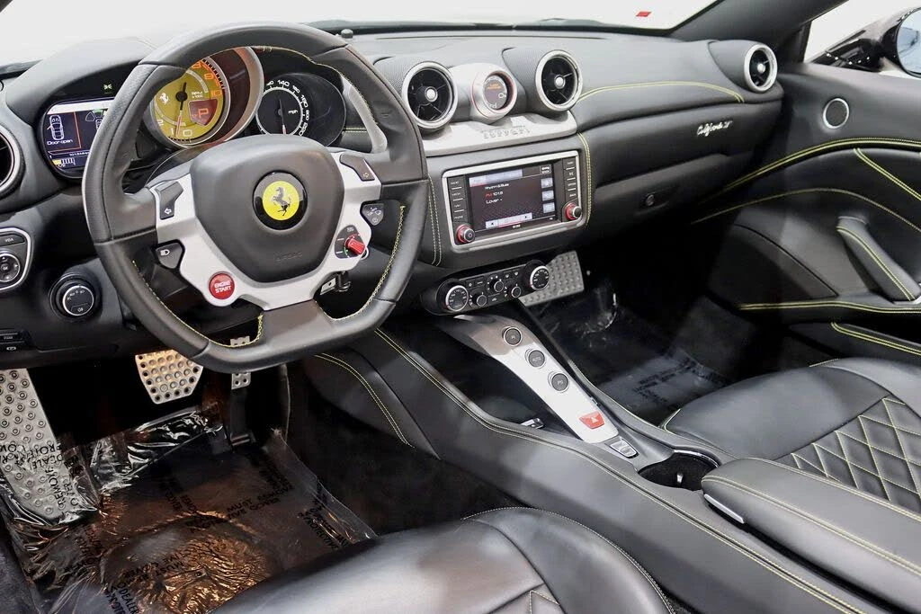 2016 Ferrari California T - Image 15 of 31