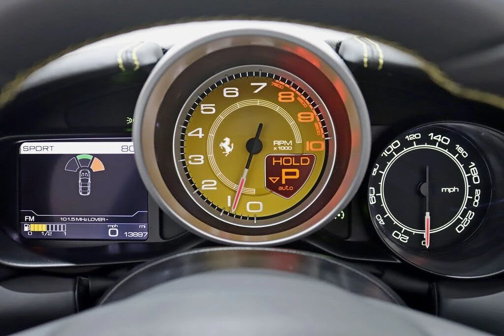 2016 Ferrari California T - Image 17 of 31