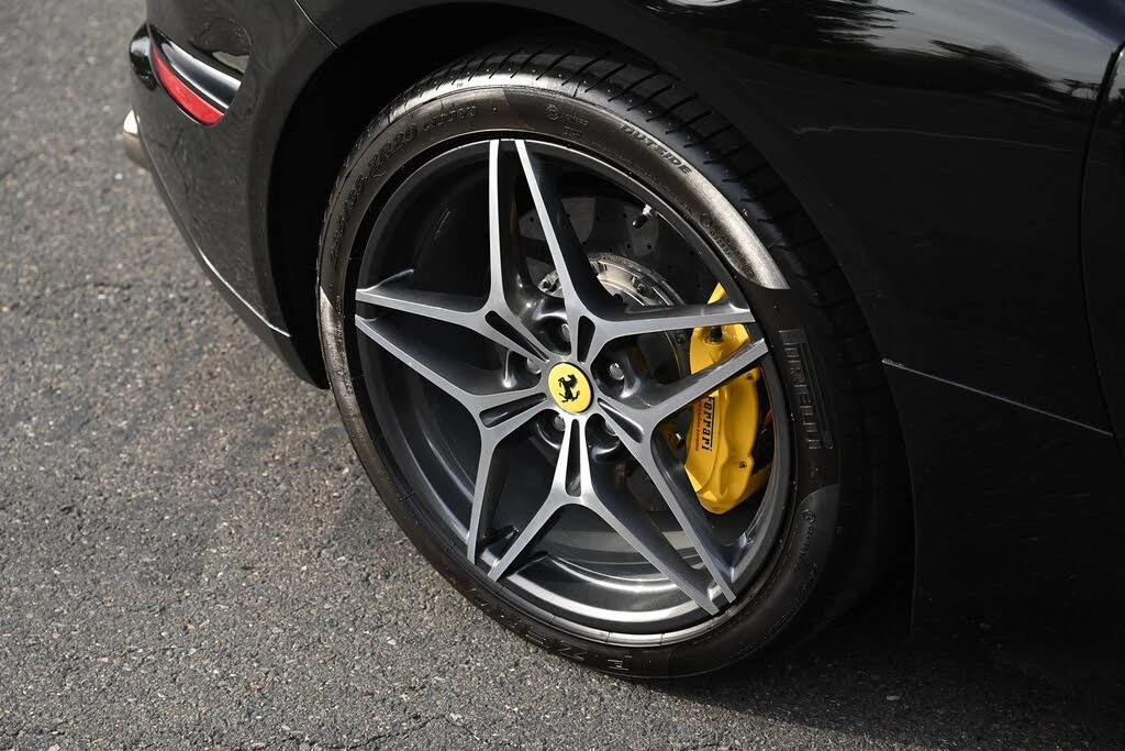 2016 Ferrari California T - Image 9 of 31