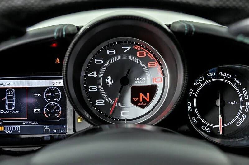 2016 Ferrari California T - Image 28 of 31