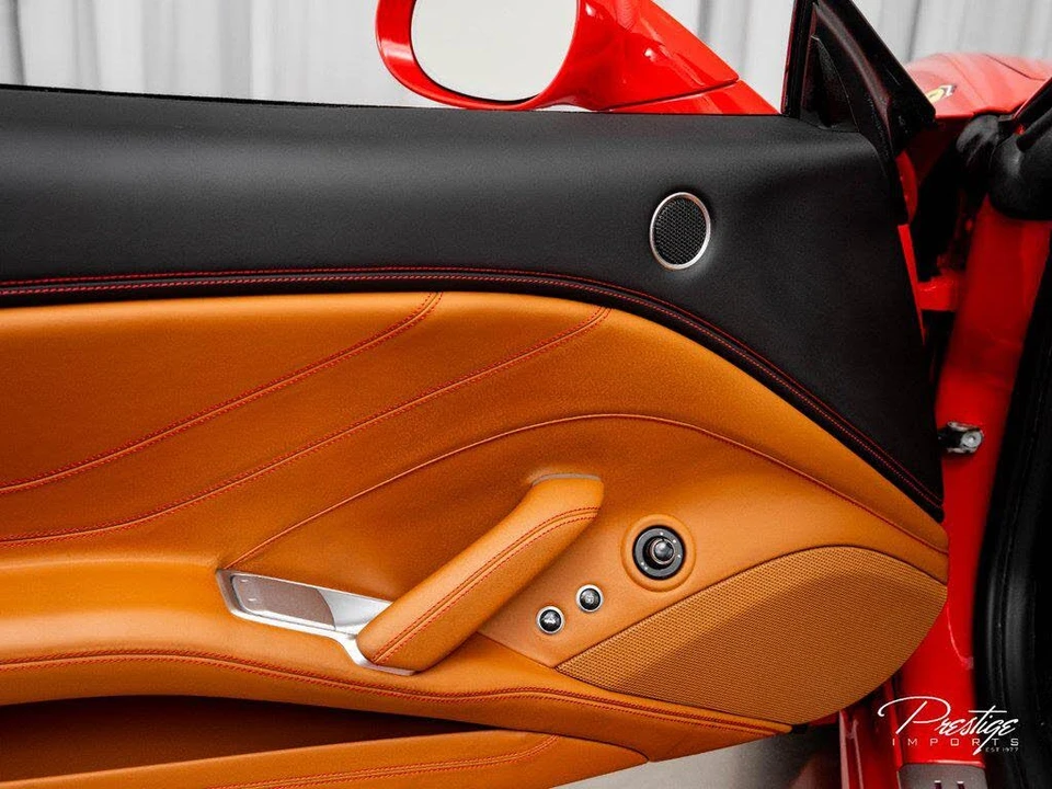 2016 Ferrari California T - Image 25 of 31