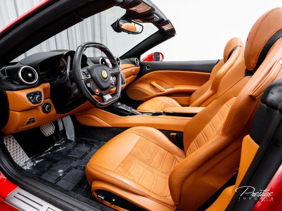 2016 Ferrari California T - Image 30 of 31