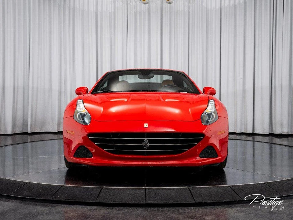 2016 Ferrari California T - Image 2 of 31