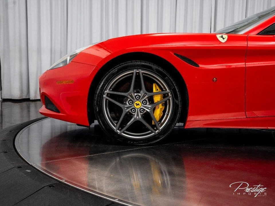 2016 Ferrari California T - Image 11 of 31