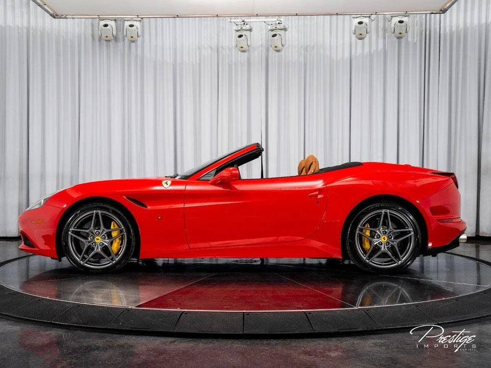 2016 Ferrari California T - Image 10 of 31