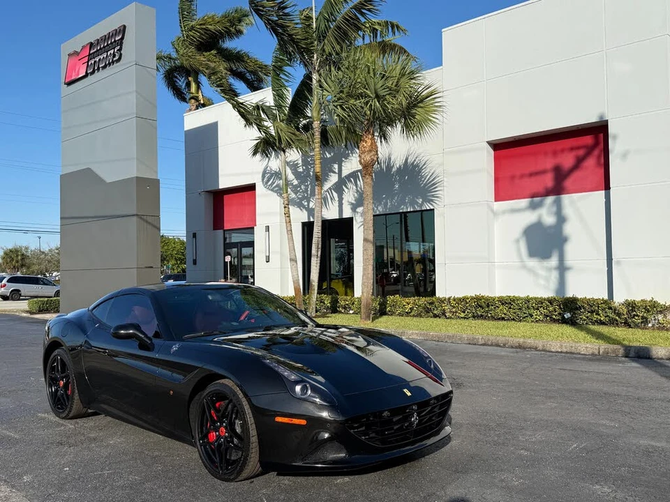2016 Ferrari California T - Image 16 of 31