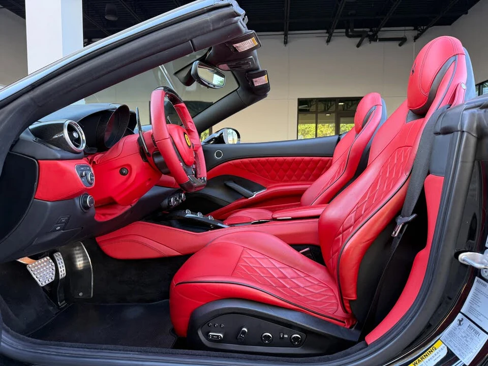 2016 Ferrari California T - Image 22 of 31