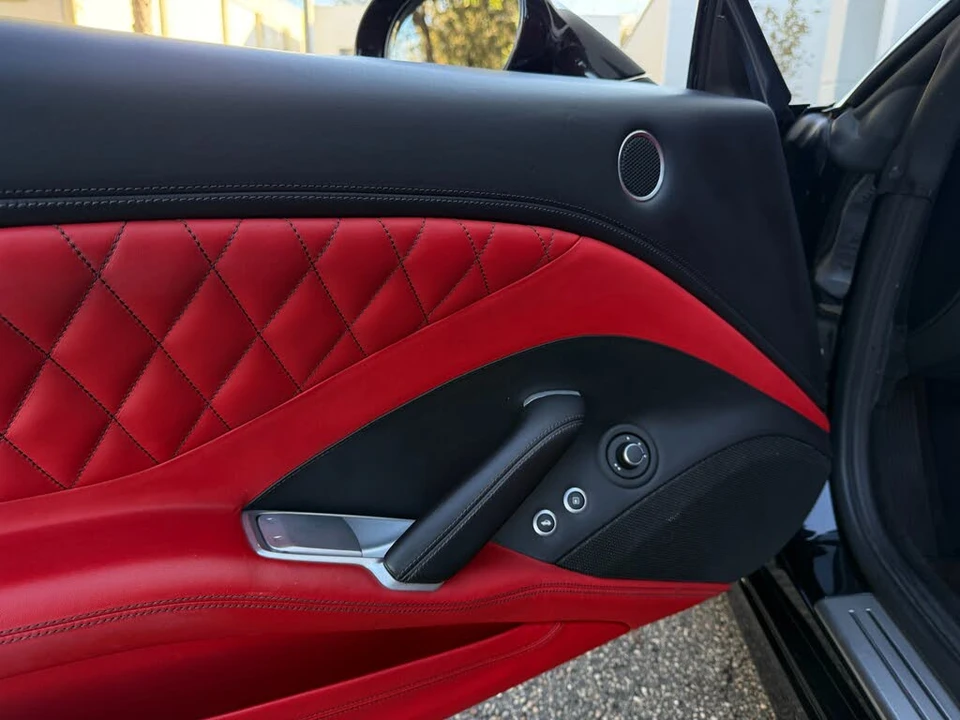 2016 Ferrari California T - Image 27 of 31