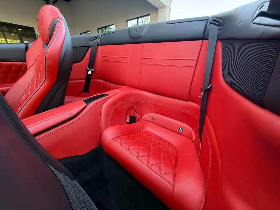 2016 Ferrari California T - Image 26 of 31