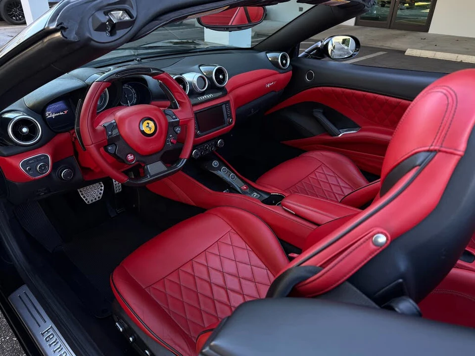 2016 Ferrari California T - Image 23 of 31