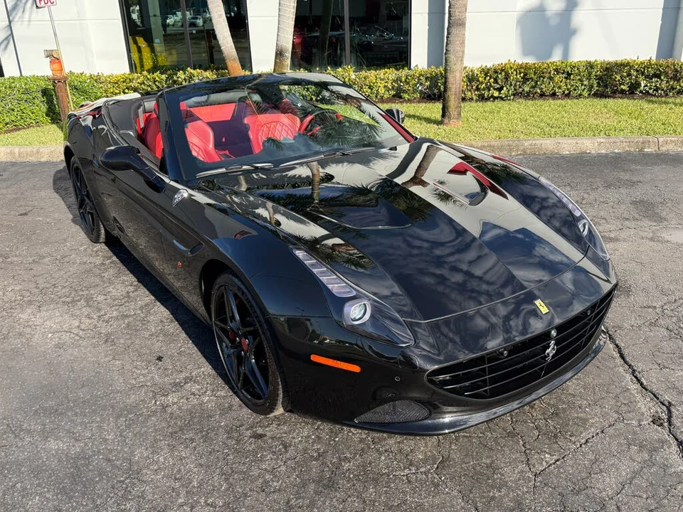 2016 Ferrari California T - Image 3 of 31