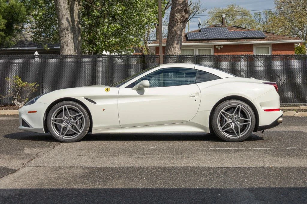 2016 Ferrari California T - Image 25 of 31