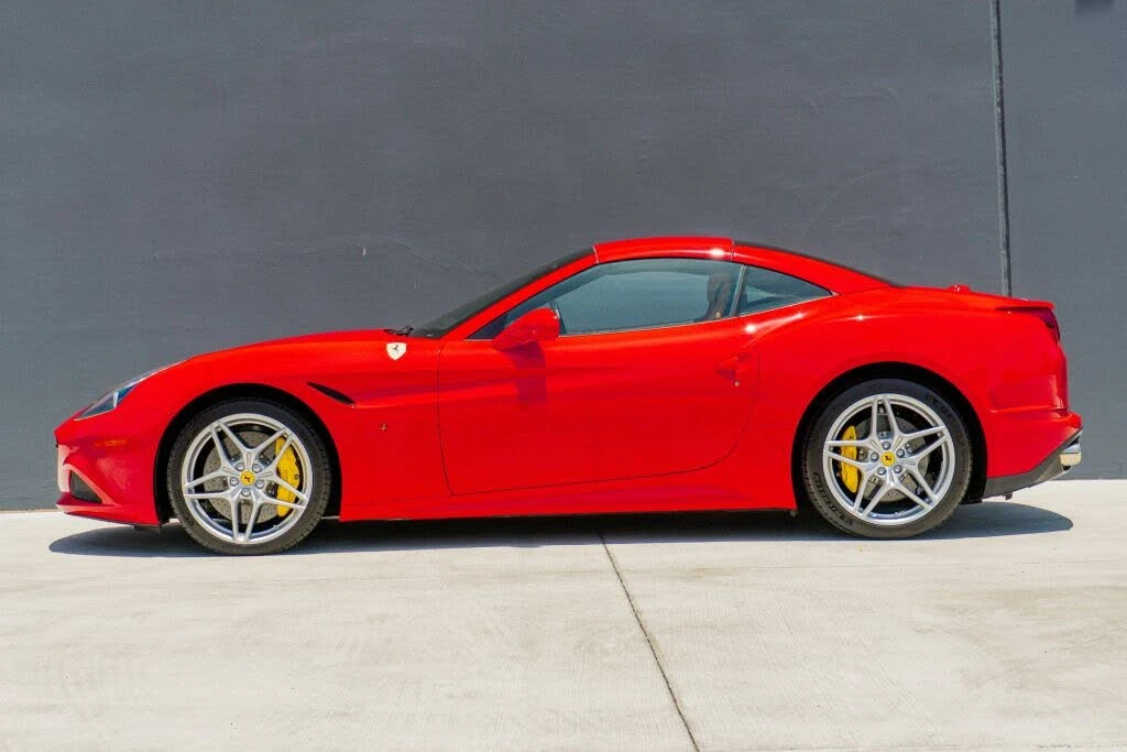 2016 Ferrari California T - Image 2 of 31
