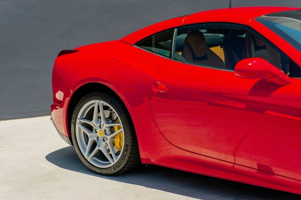 2016 Ferrari California T - Image 26 of 31