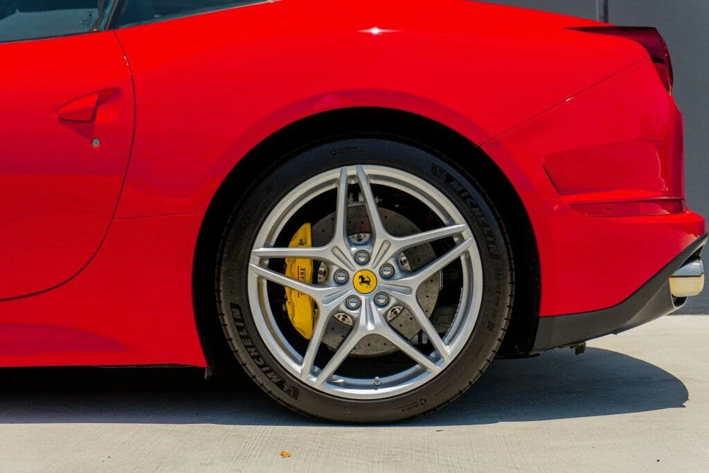 2016 Ferrari California T - Image 15 of 31