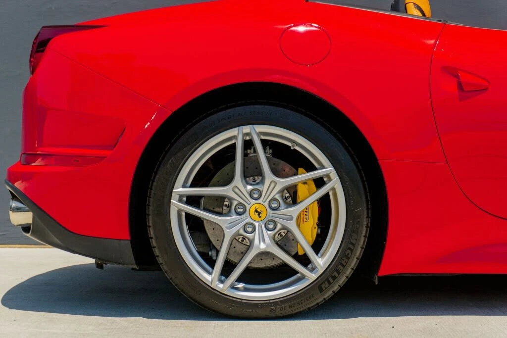 2016 Ferrari California T - Image 28 of 31