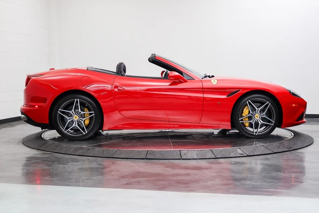 2016 Ferrari California T - Image 10 of 31