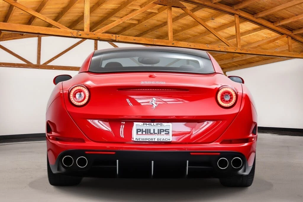 2016 Ferrari California T - Image 4 of 31