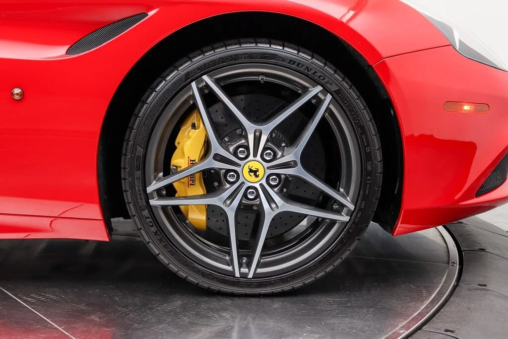 2016 Ferrari California T - Image 16 of 31