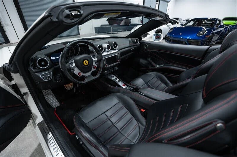 2016 Ferrari California T - Image 22 of 31