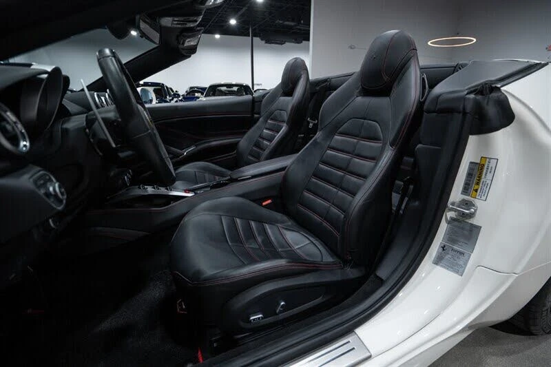 2016 Ferrari California T - Image 23 of 31