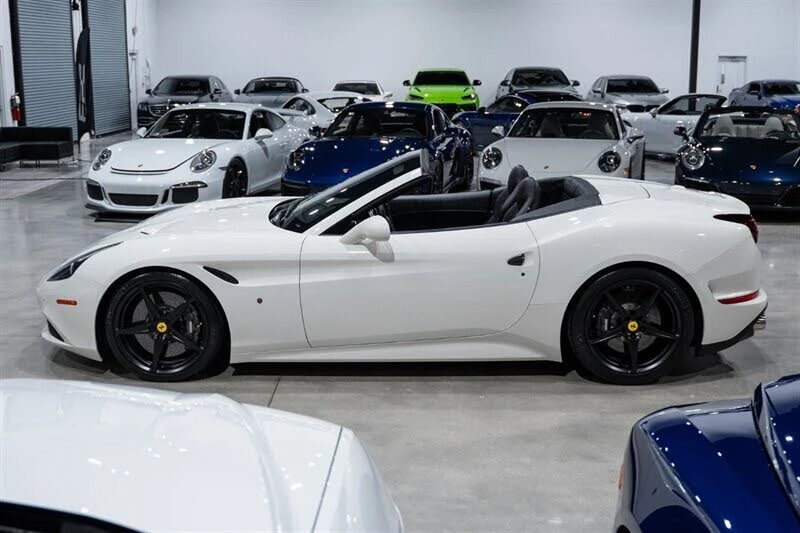 2016 Ferrari California T - Image 3 of 31