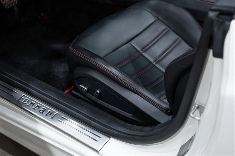 2016 Ferrari California T - Image 27 of 31