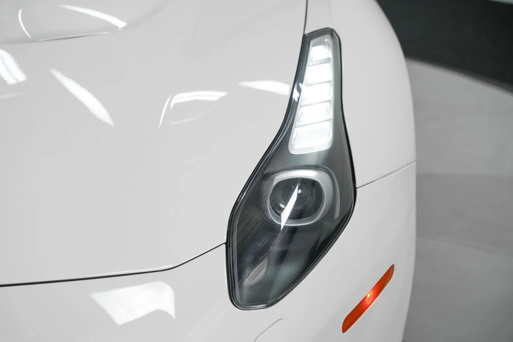 2016 Ferrari California T - Image 14 of 31