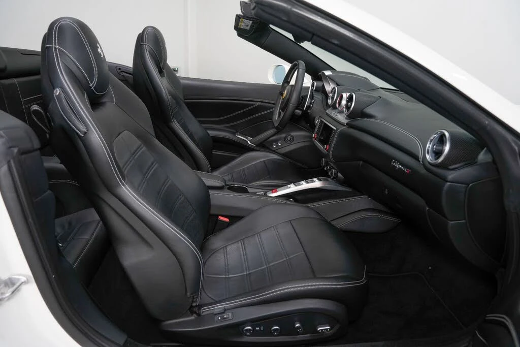 2016 Ferrari California T - Image 28 of 31
